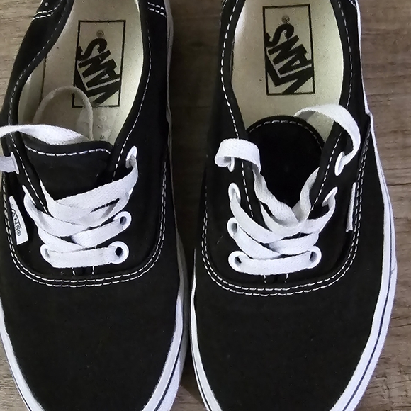 Vans - Picture 2 of 4